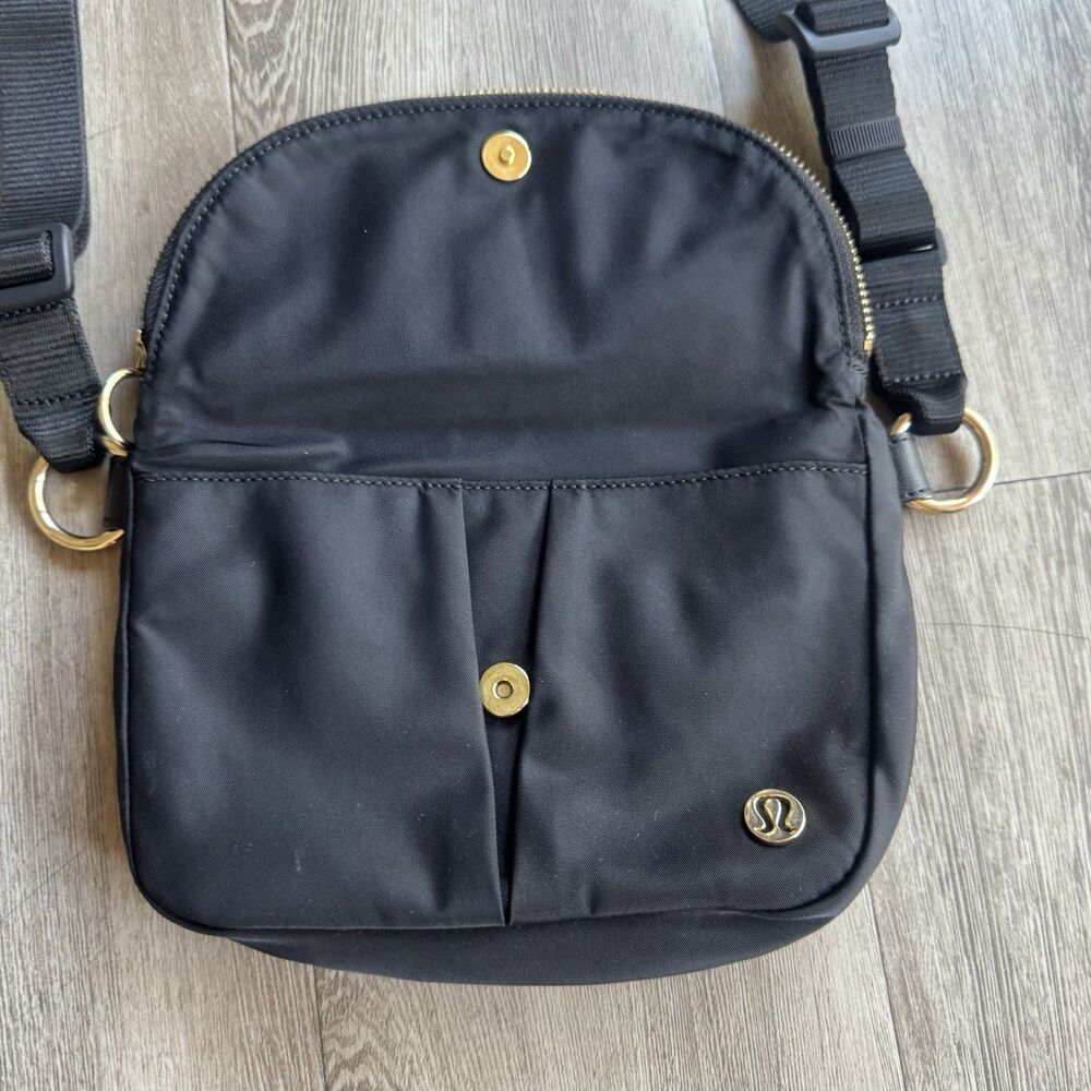 New Lululemon All Night Festival Micro Black Gold Athleisure Crossbody Belt Bag - Picture 13 of 15